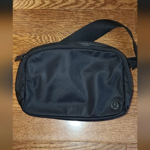 Lululemon Everywhere Belt Bag BLACK ORIGINAL